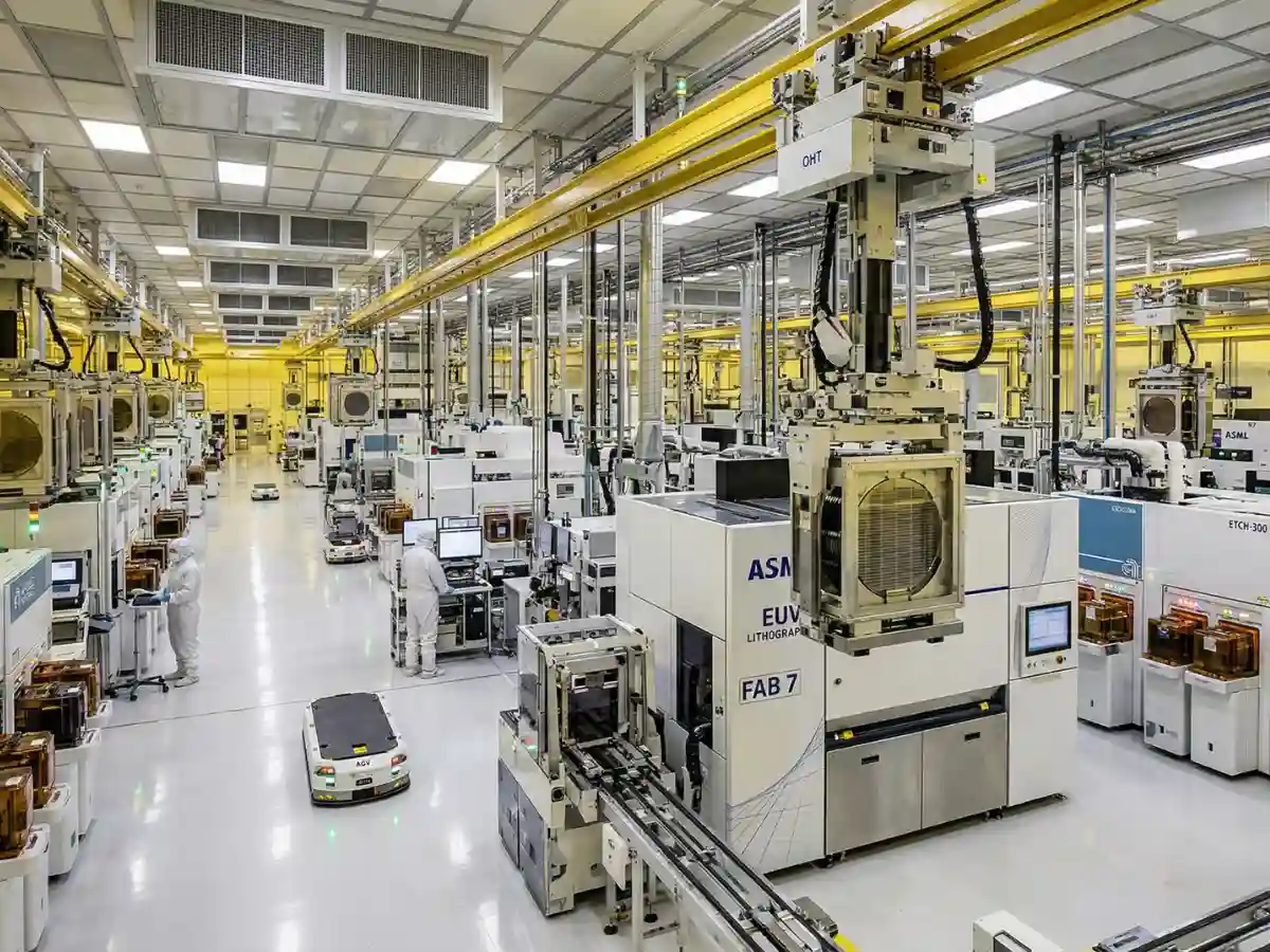Large semiconductor manufacturing facility
