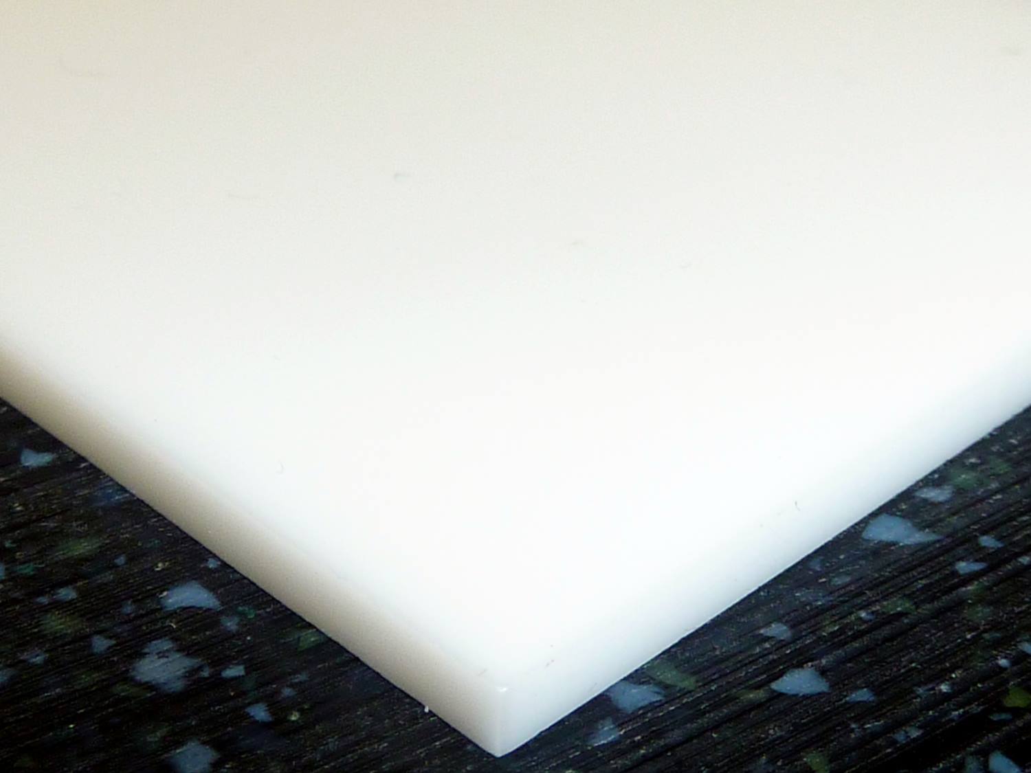 Acrylic Sheet | White 7328 / WRT30 Extruded Film-Masked (Translucent 32%)