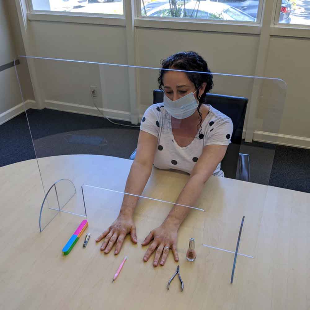Portable Manicure Table Sneeze Guard Image 2